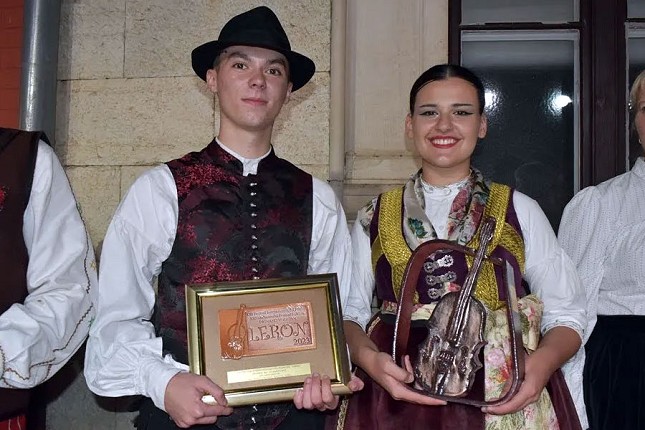 Folkloraši "Bunjevačkog kola" zablistali na Međunarodnom festivalu "Leron" u Hrvatskoj