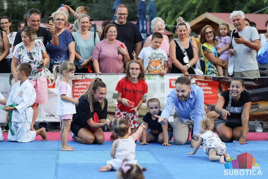 Počinju 12. "Zavičajni dani"  - večeras otvaranje, a sutra "Konferencija beba"