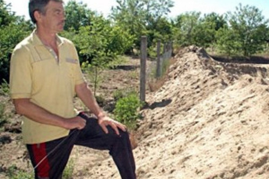 Izvlačenje peska ugrozilo kuće nadomak iskopina