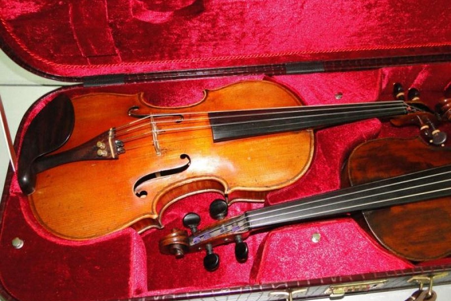 Sprečeno krijumčarenje violina sa kraja 19. veka
