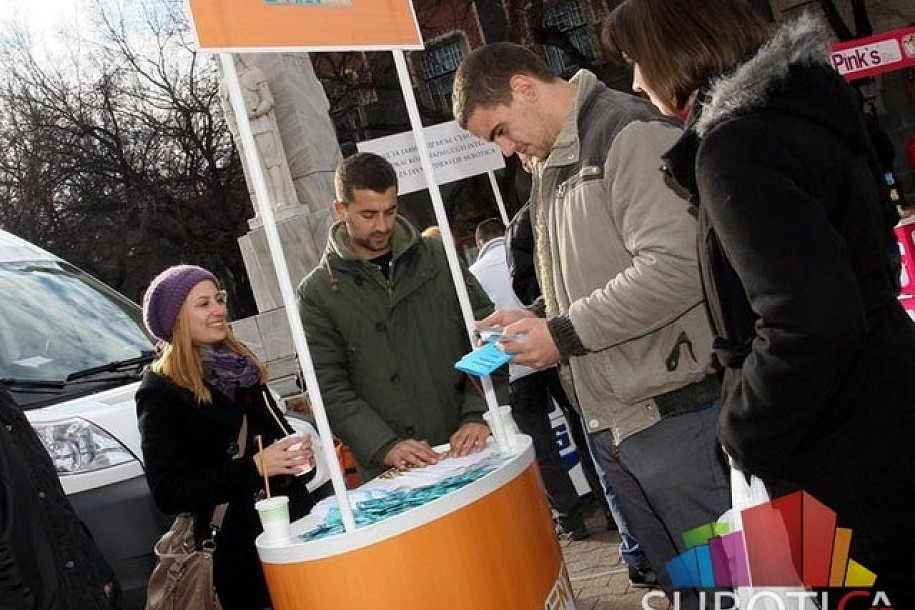 Sa HIV-om se živi
