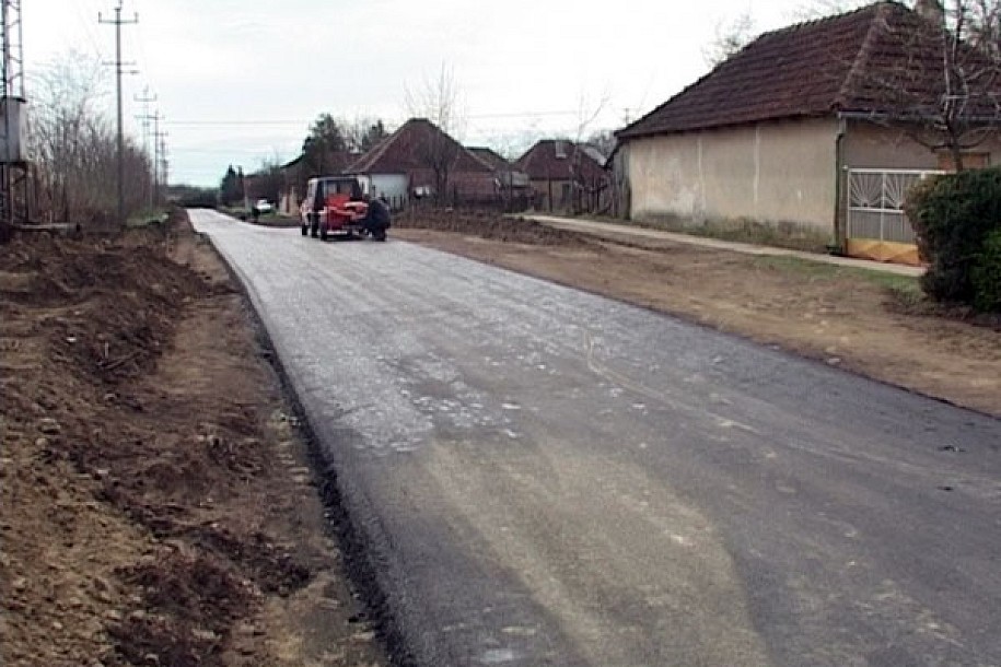 Somborska ulica dobila asfalt
