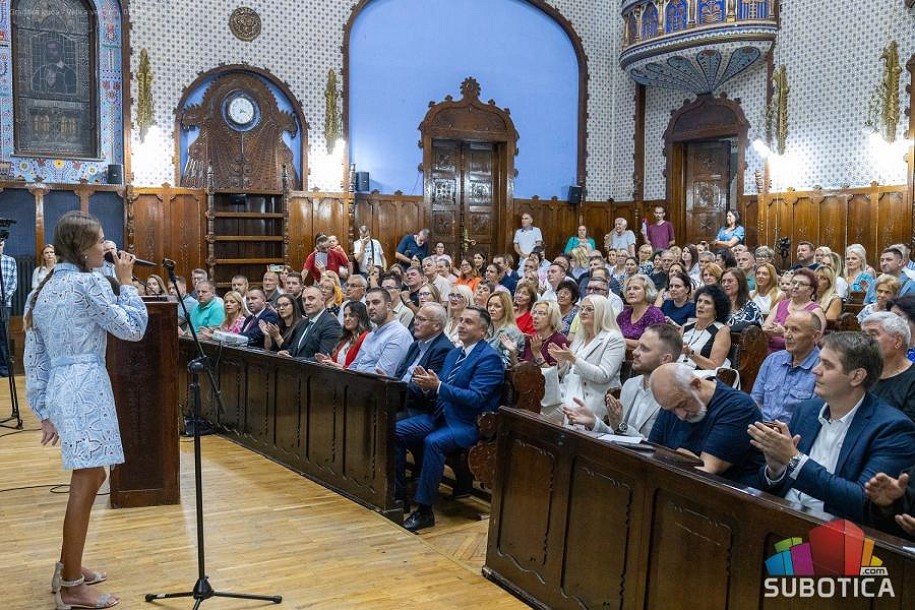 Počeli 12. "Zavičajni dani": Zavičaj nije samo geografija - to je uspomena, miris hleba i detinjstva
