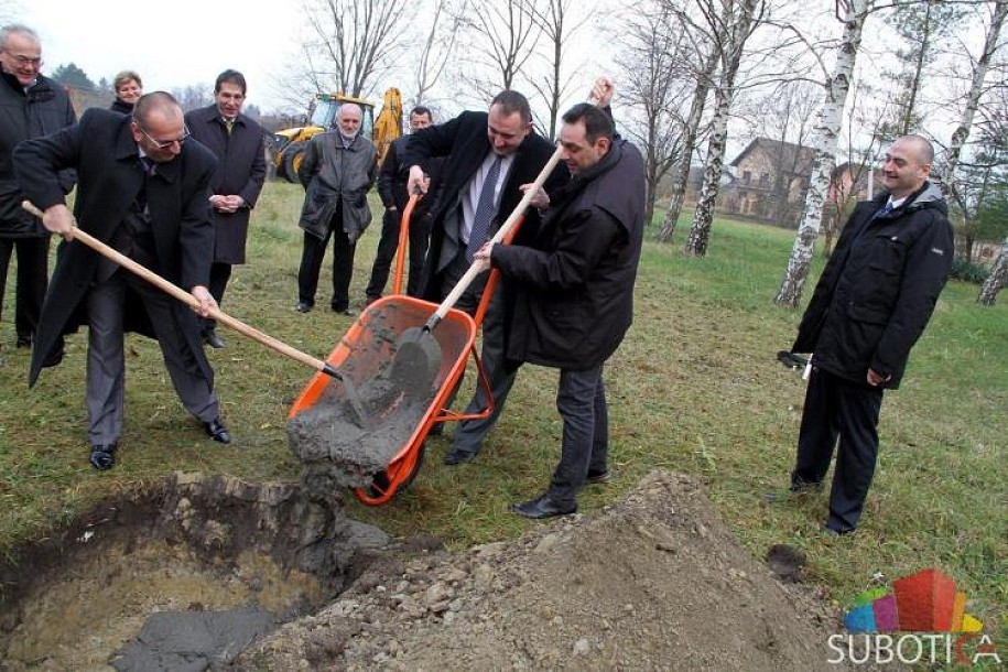 Ministar Vulin u Subotici: Počeli radovi na dogradnji Doma za negu