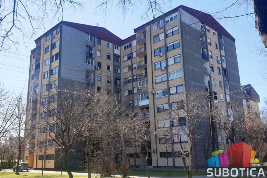 Uhapšen osumnjičeni zbog nanošenja povreda majci nožem