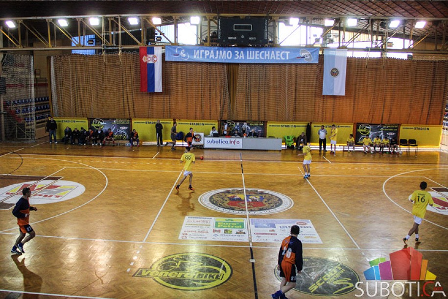 Počeo 42. Novogodišnji turnir u malom fudbalu