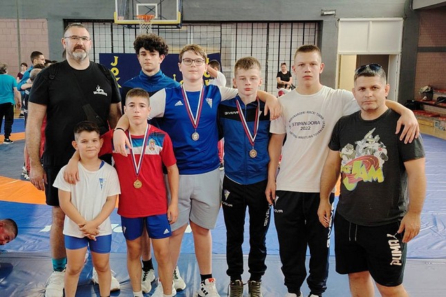 Rvanje: Spartak osvojio pet medalja na turniru u Somboru