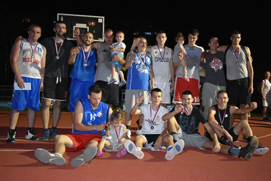 Kroz turnir u basketu prikupljeno 60.000 dinara za socijalno ugrožene srpske porodice sa Kosmeta