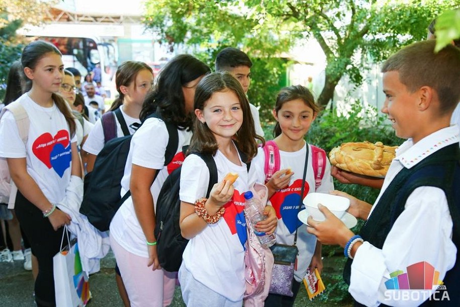 Deca sa Kosova i Metohije u poseti Subotici