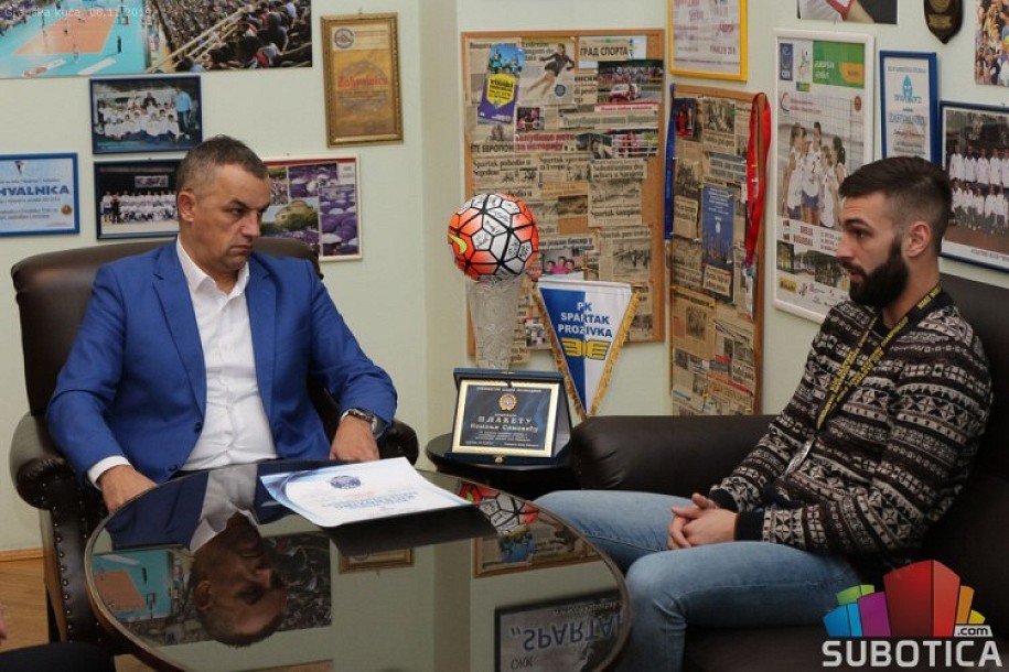 Upriličen prijem za "srebrnog" kikboksera