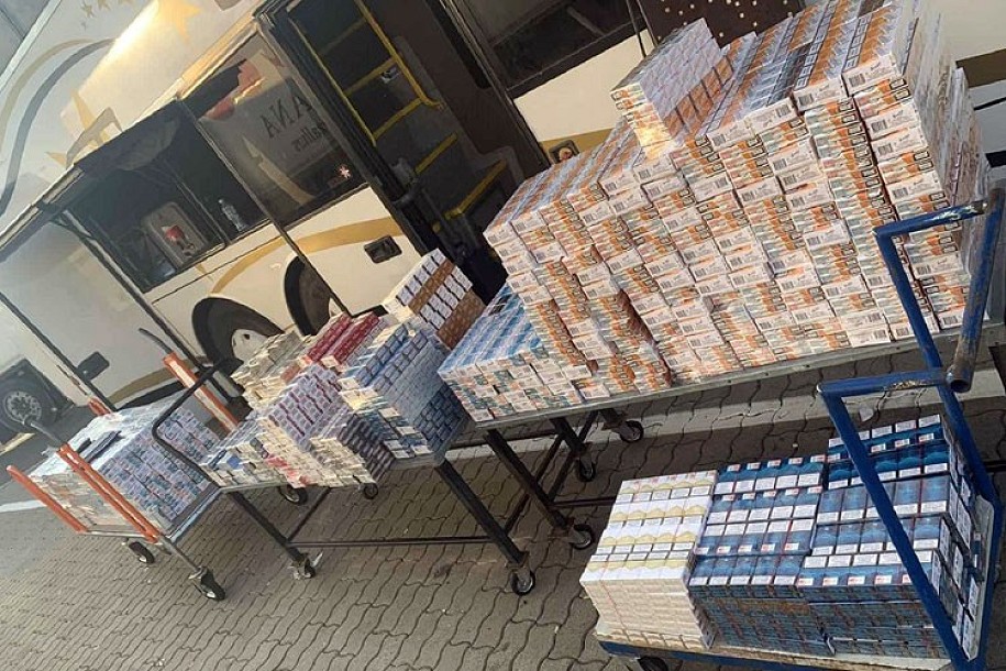 Sprečen pokušaj krijumčarenja više od 8.000 paklica cigareta