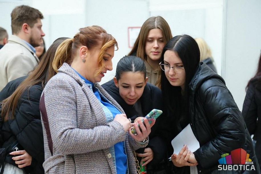 Na Sajmu zapošljavanja 40 poslodavaca predstavilo oko 300 otvorenih radnih mesta