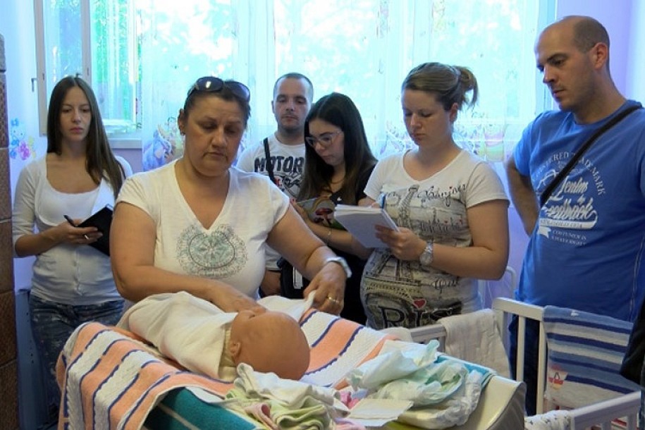 Školu za trudnice mesečno pohađa više od 40 budućih majki