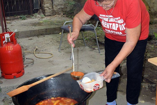 Takmičenje u kuvanju kotlića u subotu na Puškinovom trgu