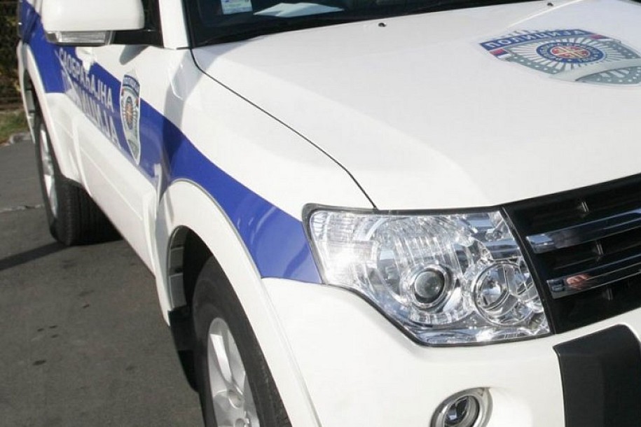U dve saobraćajne nezgode troje povređenih, a u šest samo materijalna šteta