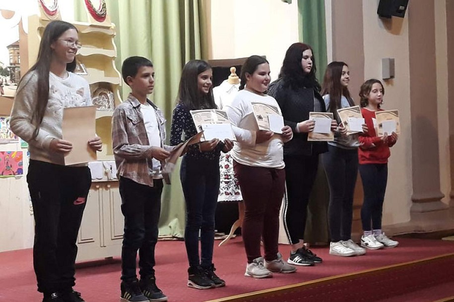 Nagrađeni đaci na foto-konkursu pod nazivom "Poštujmo različitosti"