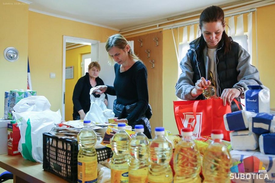 Obezbeđena praznična trpeza za 21 porodicu, sledi humanitarni koncert u sredu