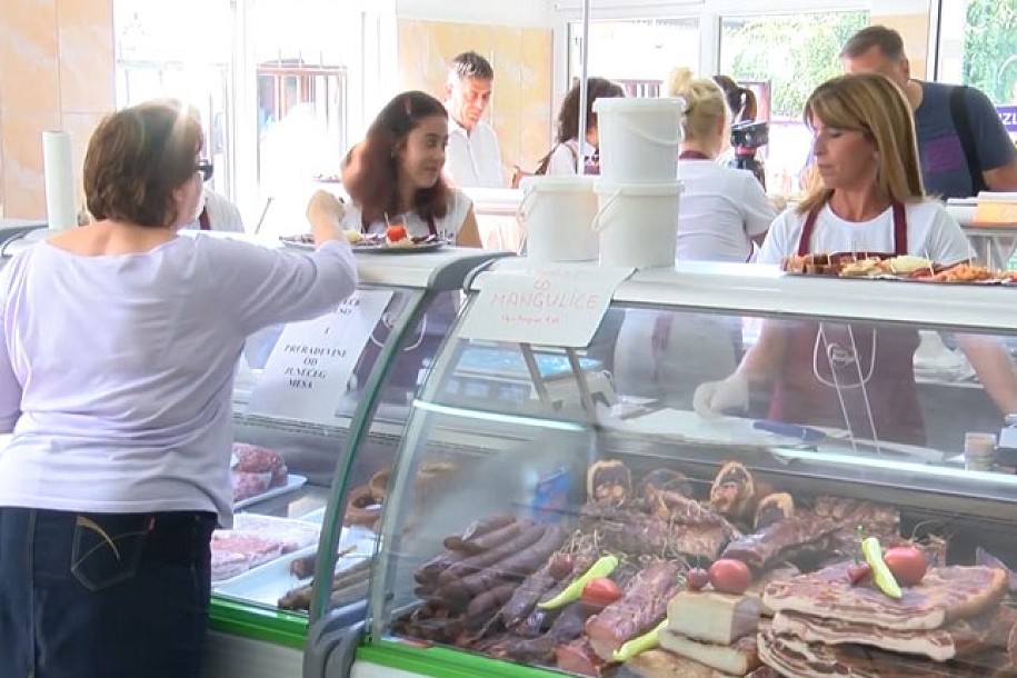 Bezbedno kupovati meso iz rashladnih vitrina na pijacama