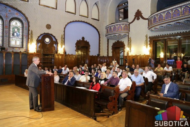 Savremena galerija uzburkala skupštinsku raspravu