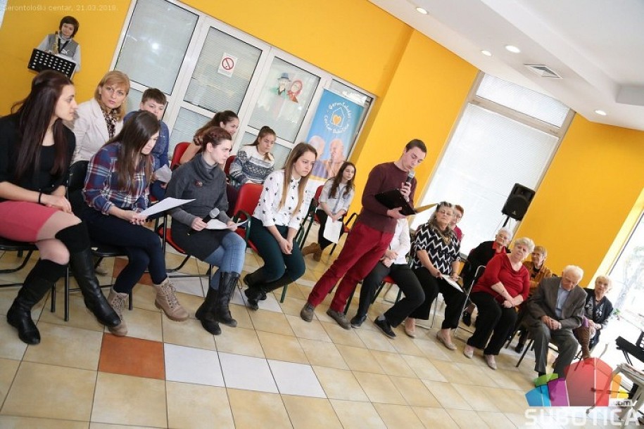 Obeležen Svetski dan poezije – stihovi za sve generacije