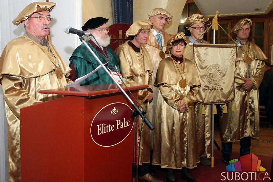 Kršten mušt u vino