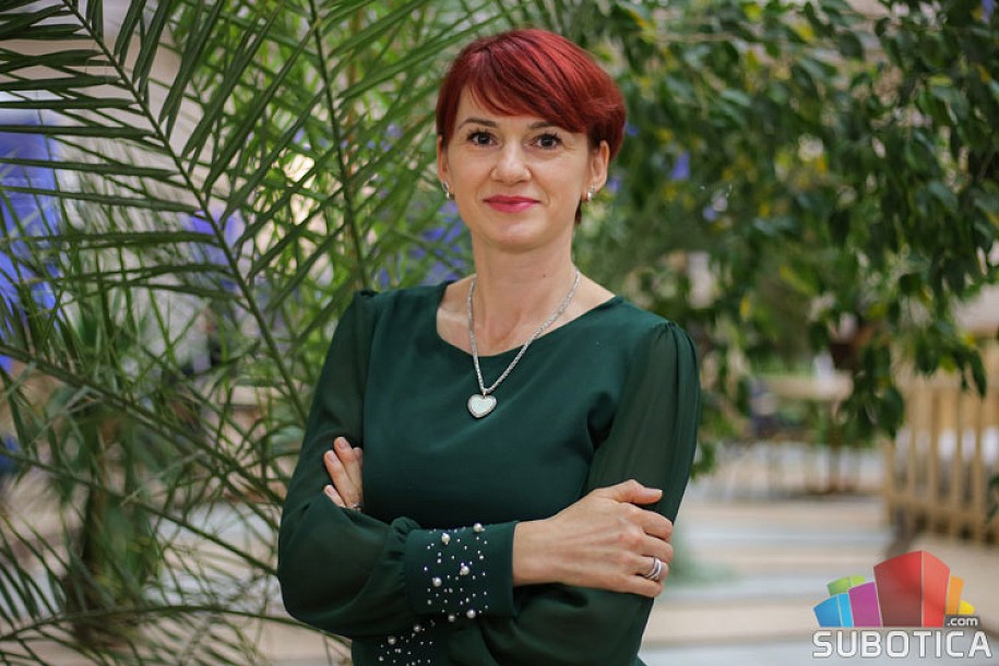 Majkа dve devojčice zbog kancera već u 41. godini morala u invalidsku penziju - i posle svega poručuje "Život je lep!"