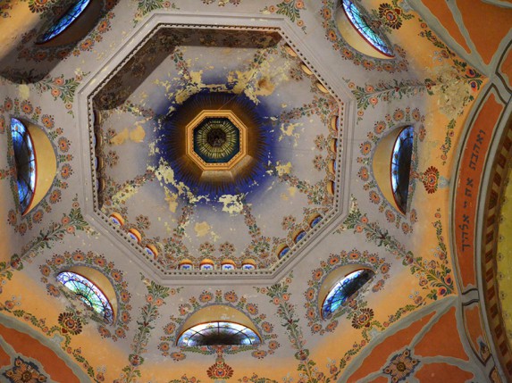 Potrebno hitno popraviti krov na Sinagogi