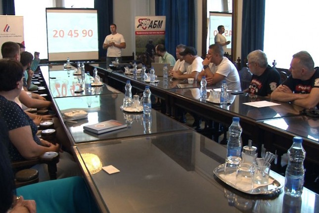 Održan trening bezbedne vožnje za mopediste