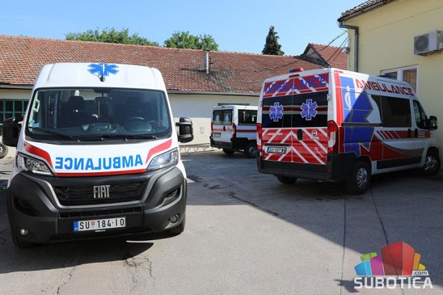 Hitna pomoć dobila novi minibus za prevoz pacijenata kojima je neophodna dijaliza