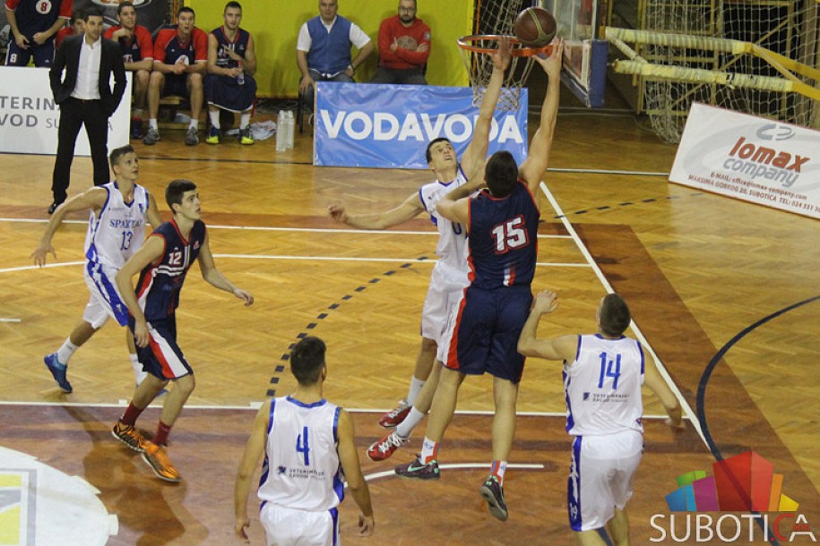 Košarkaši Spartaka u neizvesnoj završnici poraženi od Vojvodine (75:79)