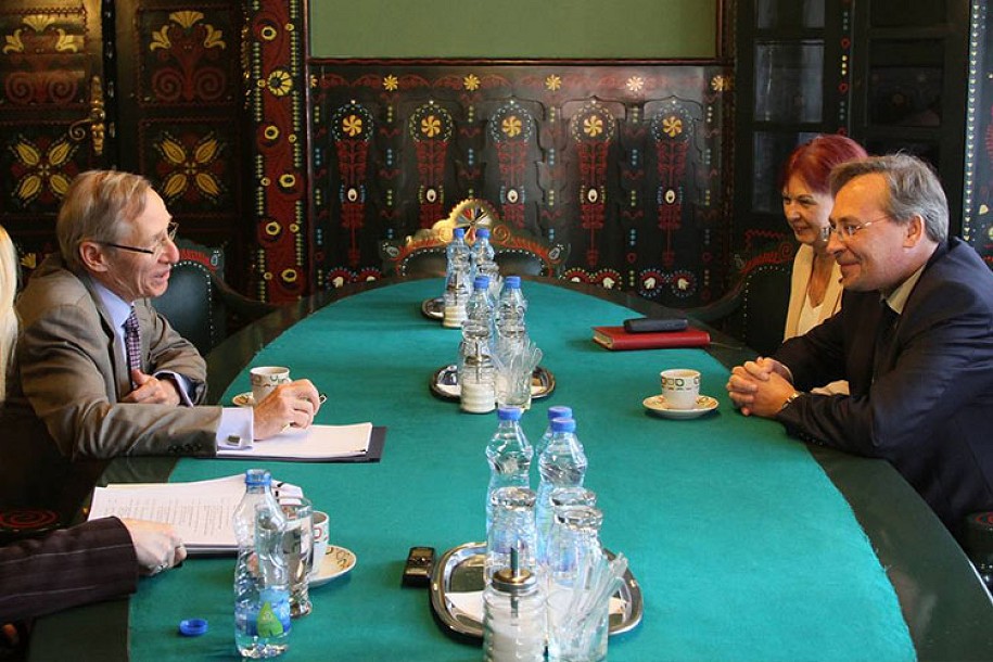 Ambasador SAD razgovarao sa gradonačelnikom Maglaijem