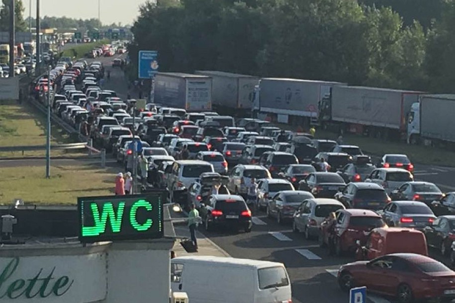 Počeo "pakleni vikend" na graničnim prelazima