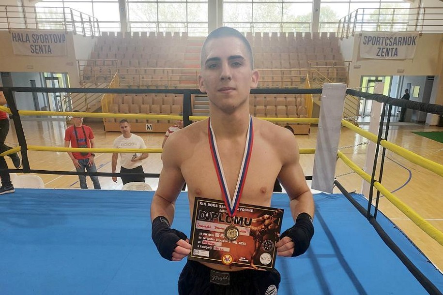Kik boks: Sjajan nastup boraca "Top fighter-a" na Prvenstvu Vojvodine