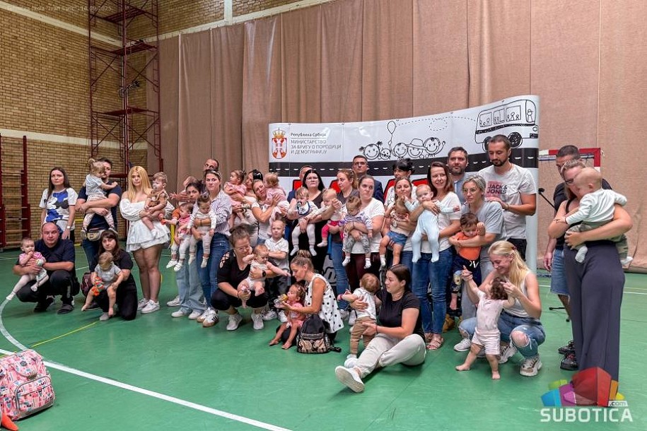 „Karavan roditeljstva": Podrška porodici kao stubu društva
