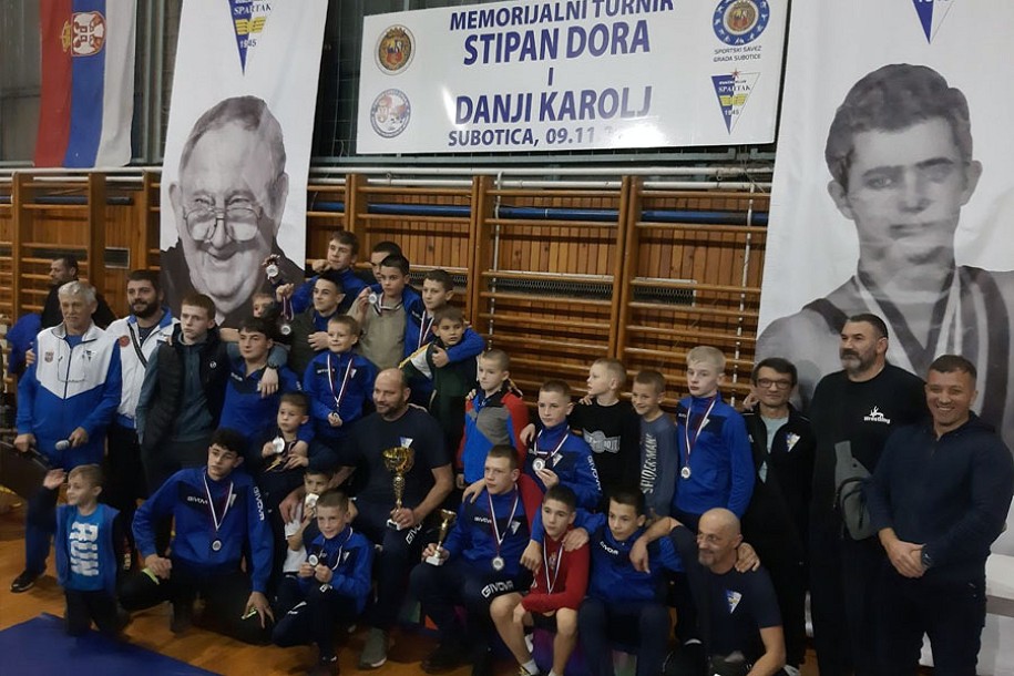Rvanje: Spartak ekipni pobednik Memorijalnog turnira „Stipan Dora i Karolj Danji“