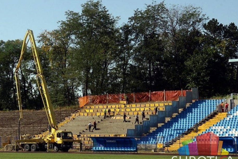 Rekonstrukcija tribine do kraja oktobra