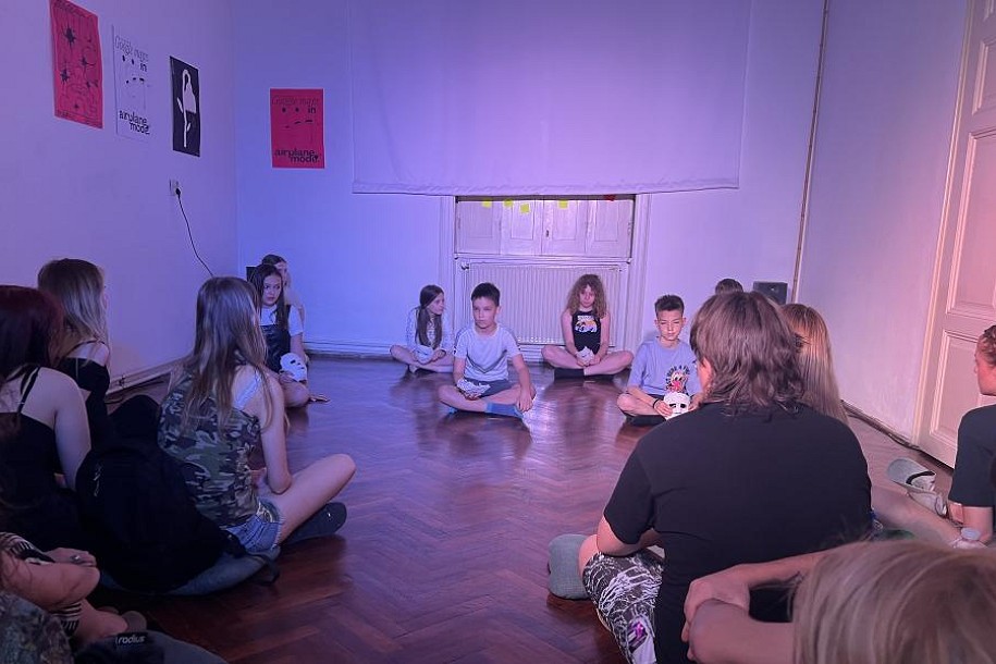 Centar „Klara i Rosa“ nastavlja kreativne radionice za decu i mlade