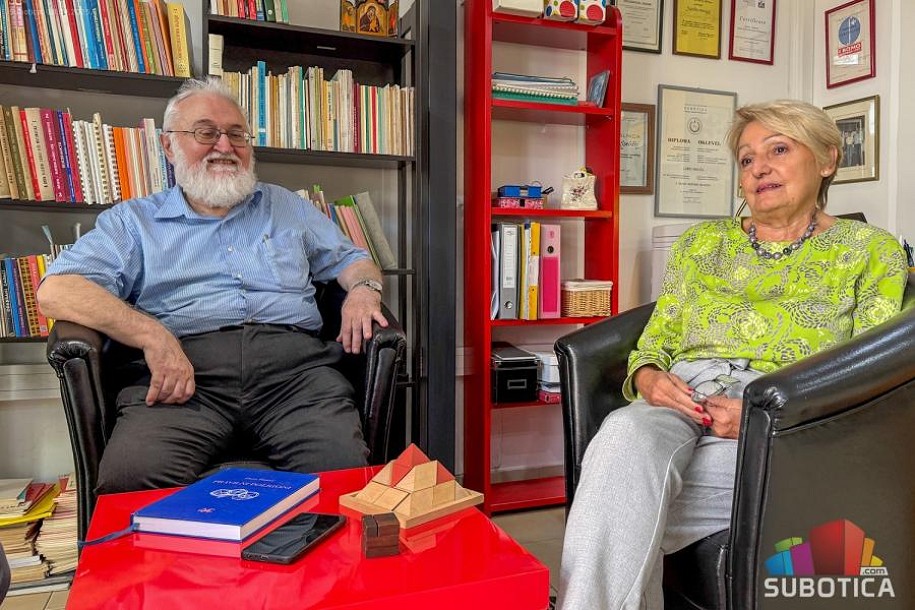 Profesor dr Đura Paunić držao predavanje mladim matematičarima iz oblasti geometrije