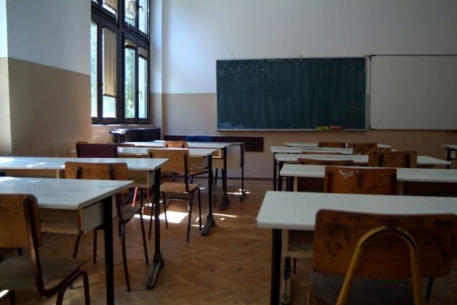 Sutra štrajk u školama