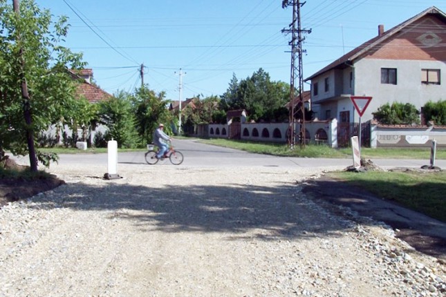 Započeli radovi na asfaltiranju Ulice Jug Bogdana