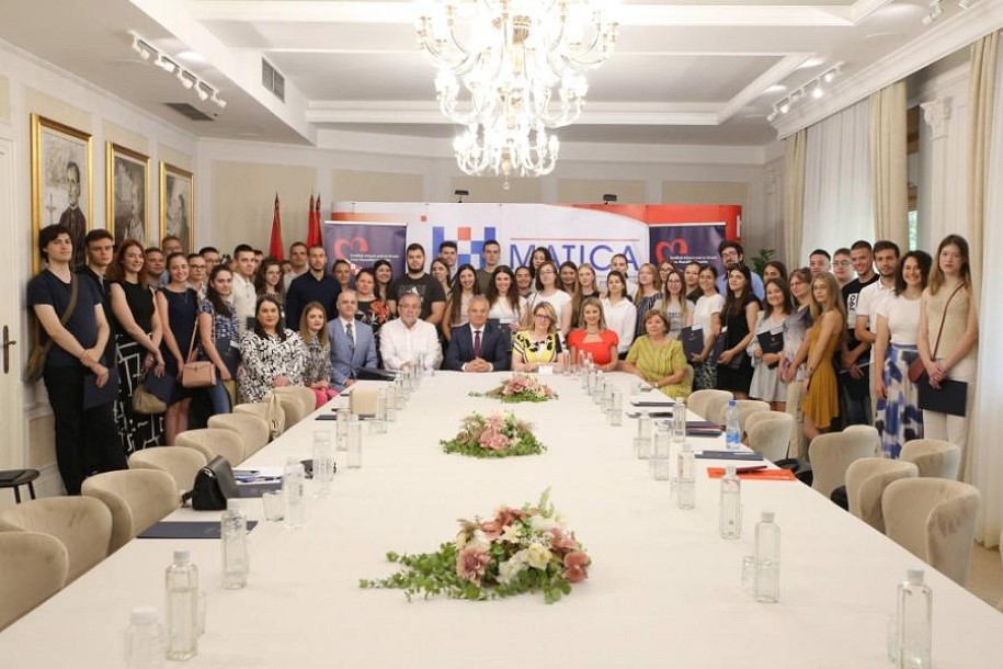 Hrvatska zajednica proslavila praznik, uručene stipendije studentima