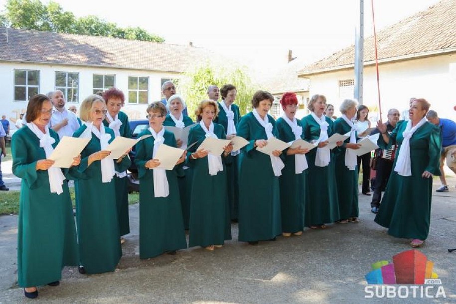 Hor "Subotičke frajle" osvaja simpatije publike