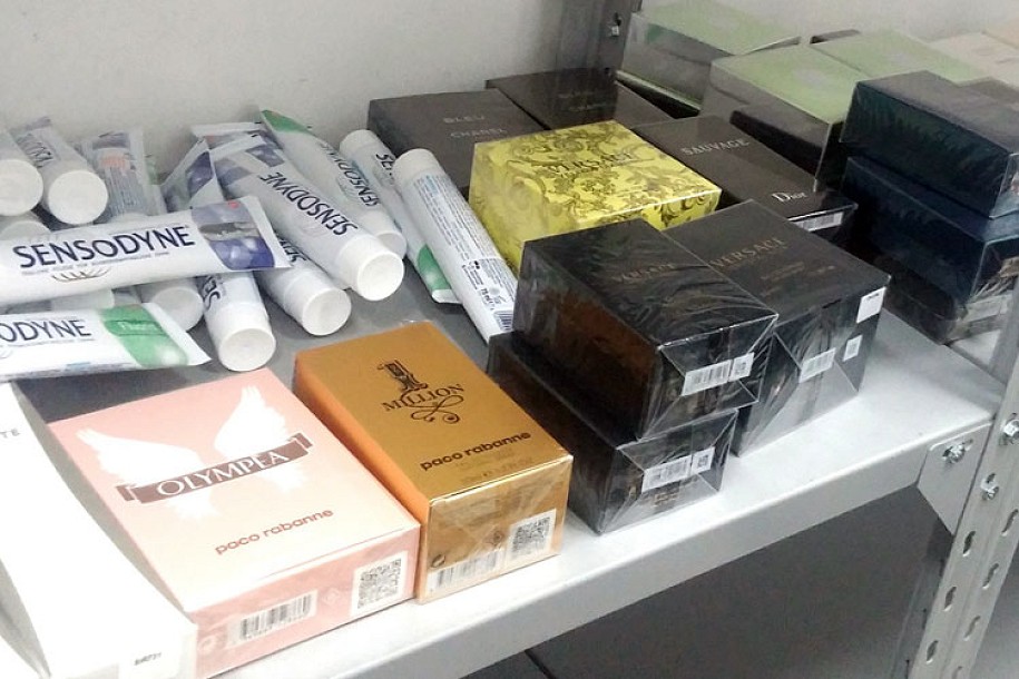 Zaplena pasti za zube i parfema na Horgošu
