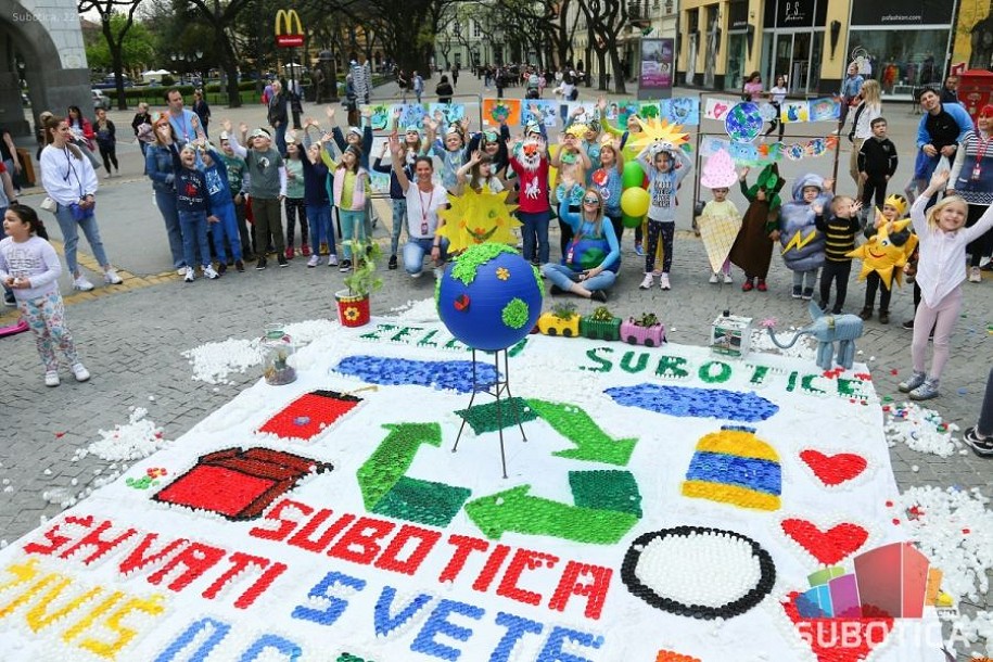 "Shvati svete da živiš od planete" - na Gradskom trgu obeležen Dan planete Zemlje