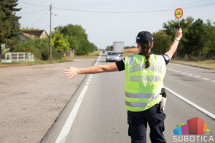 Pojačana kontrola na putevima: Policija proverava brzinu, alkohol i pojaseve