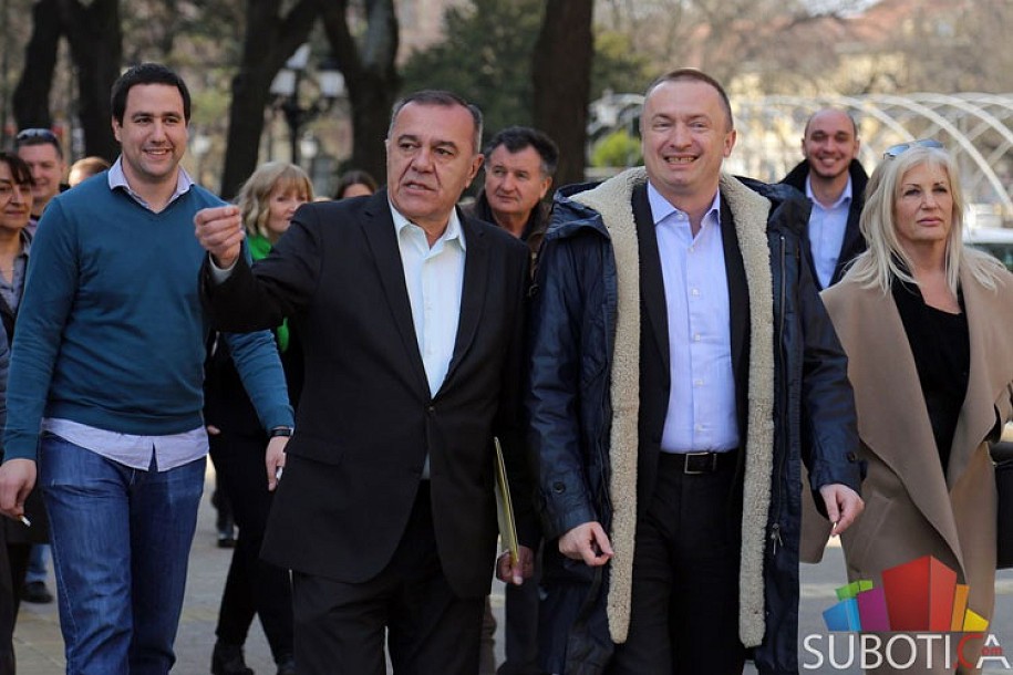 DS neće dozvoliti da mladi masovno beže iz Srbije
