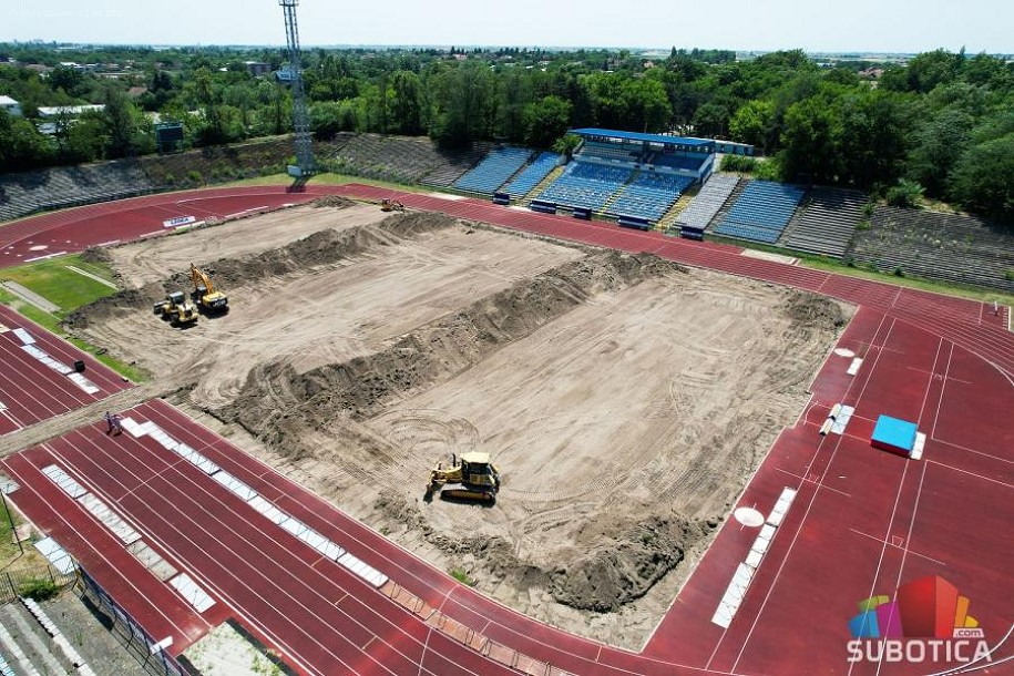 Gradski stadion dobija hibridni teren