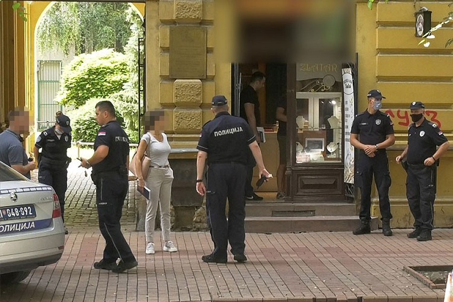 Istog dana pokušala da opljačka tri zlatare, dve neuspešno, posle treće je uhapšena sa "plenom"
