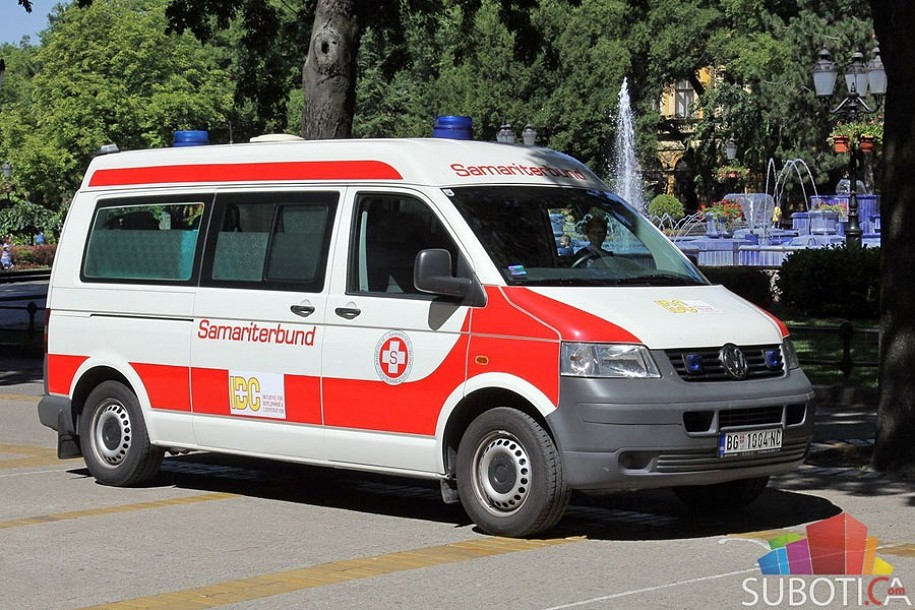 Domu zdravlja predato sanitetsko vozilo za prevoz migranata
