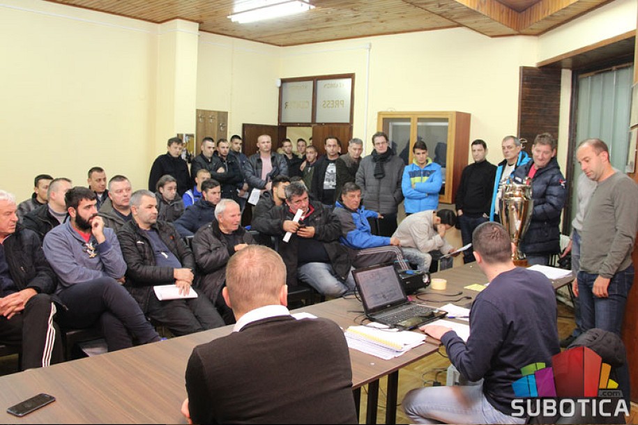 Počinje grupna faza 44. Novogodišnjeg turnira u malom fudbalu